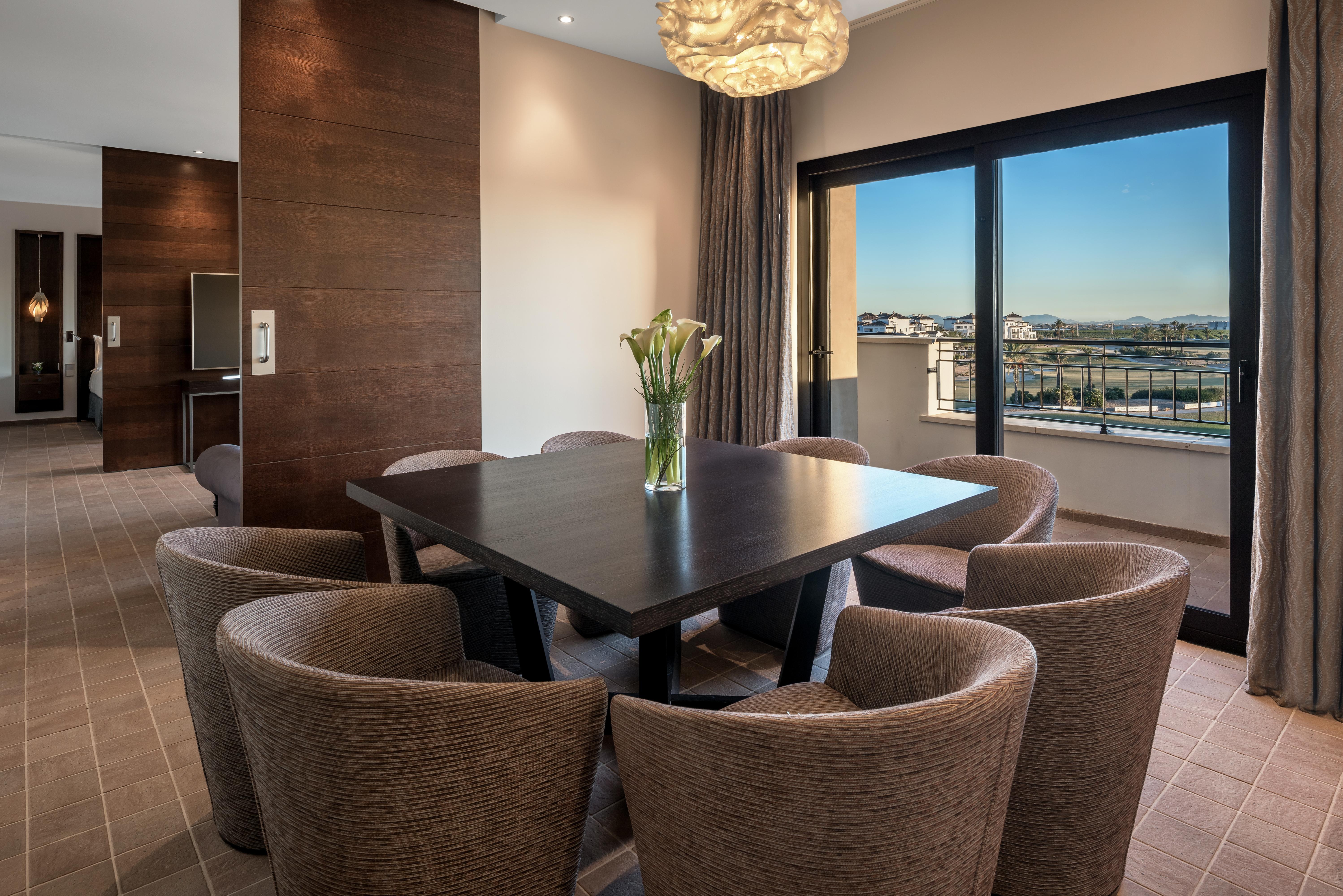 拉托雷希尔顿逸林高尔夫水疗度假酒店 罗尔丹 外观 照片 A suite at the Hilton Athens