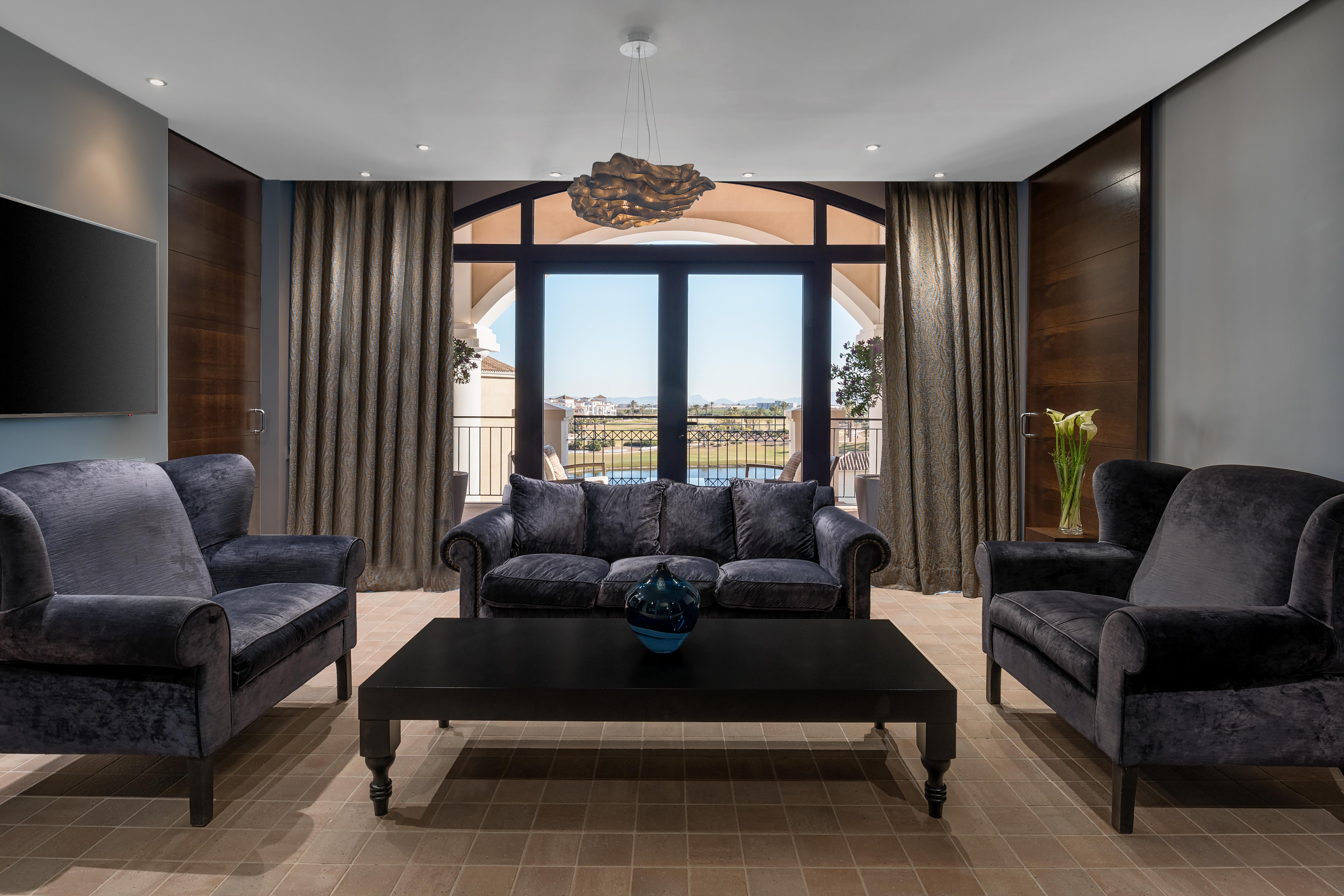 拉托雷希尔顿逸林高尔夫水疗度假酒店 罗尔丹 外观 照片 The interior of the hotel