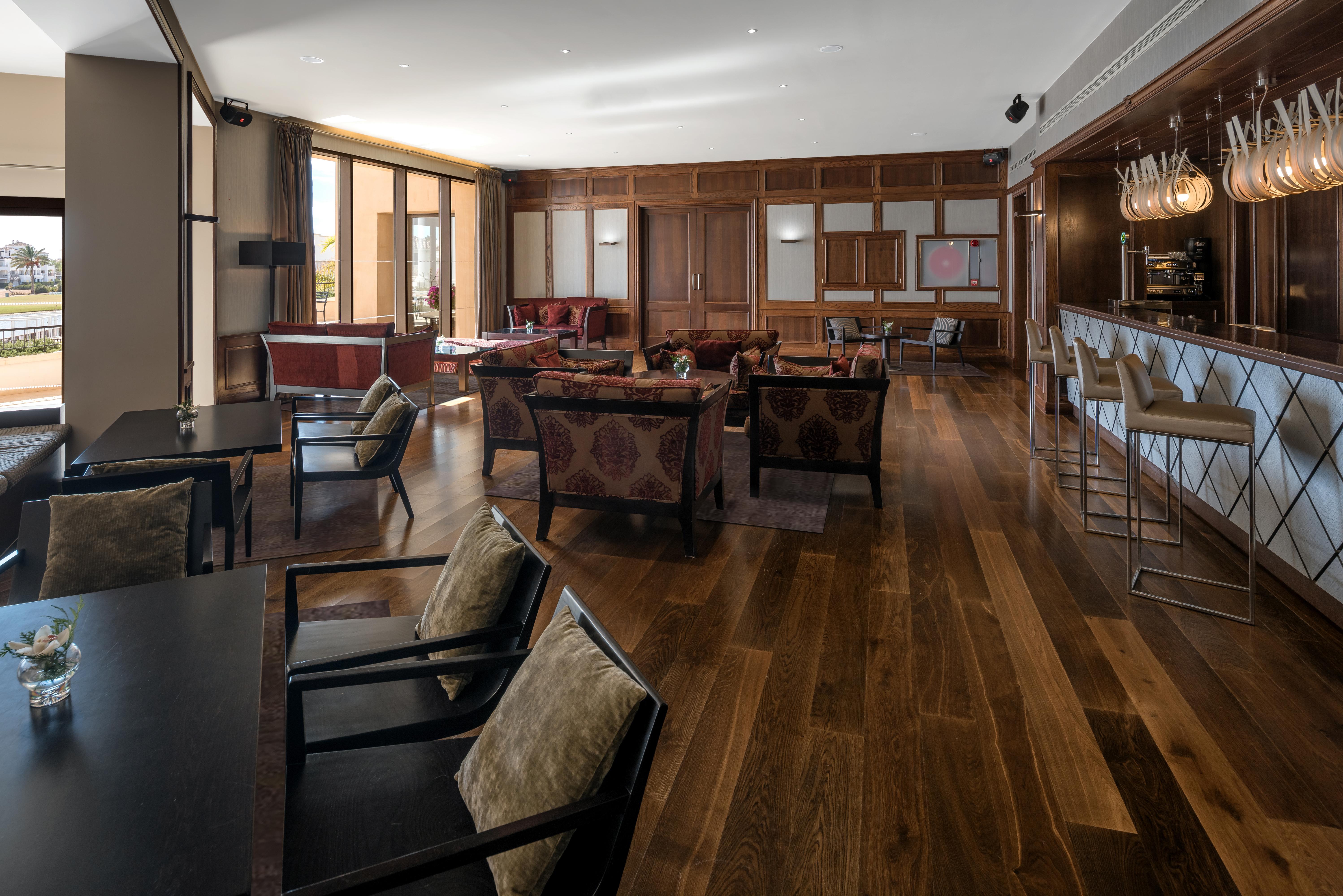 拉托雷希尔顿逸林高尔夫水疗度假酒店 罗尔丹 外观 照片 The Club at The Standard East Village