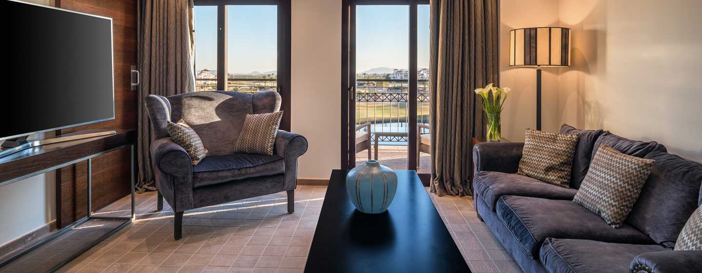 拉托雷希尔顿逸林高尔夫水疗度假酒店 罗尔丹 外观 照片 A suite at the hotel
