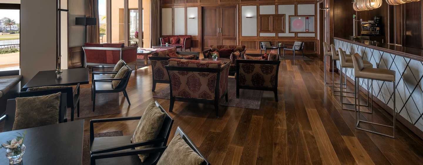 拉托雷希尔顿逸林高尔夫水疗度假酒店 罗尔丹 外观 照片 Wood flooring