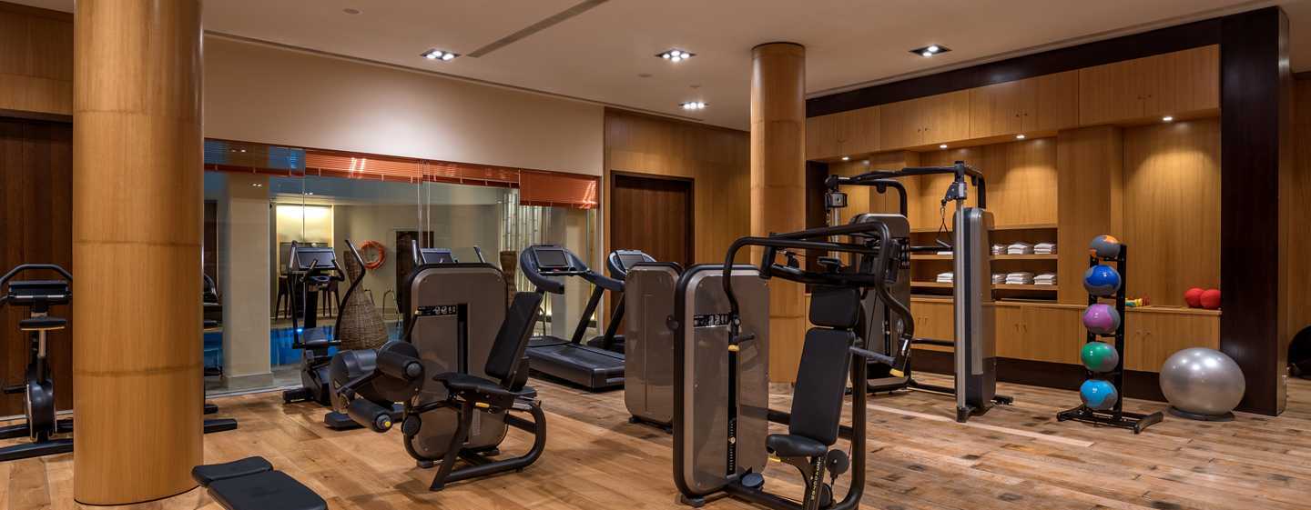拉托雷希尔顿逸林高尔夫水疗度假酒店 罗尔丹 外观 照片 The gym at the hotel